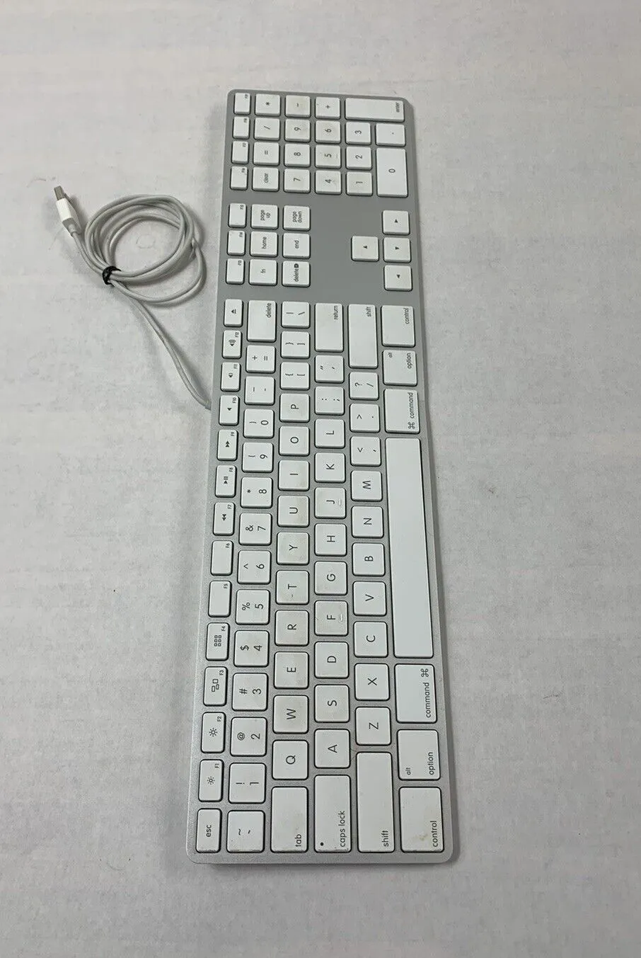 Apple A1234 USB Wired Aluminum Keyboard and Apple A1152 Wired Mighty Mouse