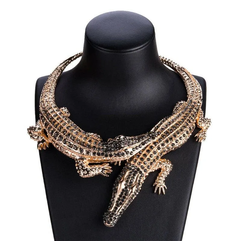 Crystal Crocodile Collar Necklace for a Trendy Look