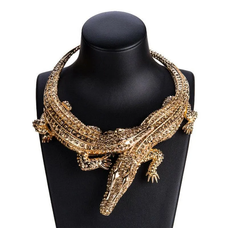 Crystal Crocodile Collar Necklace for a Trendy Look