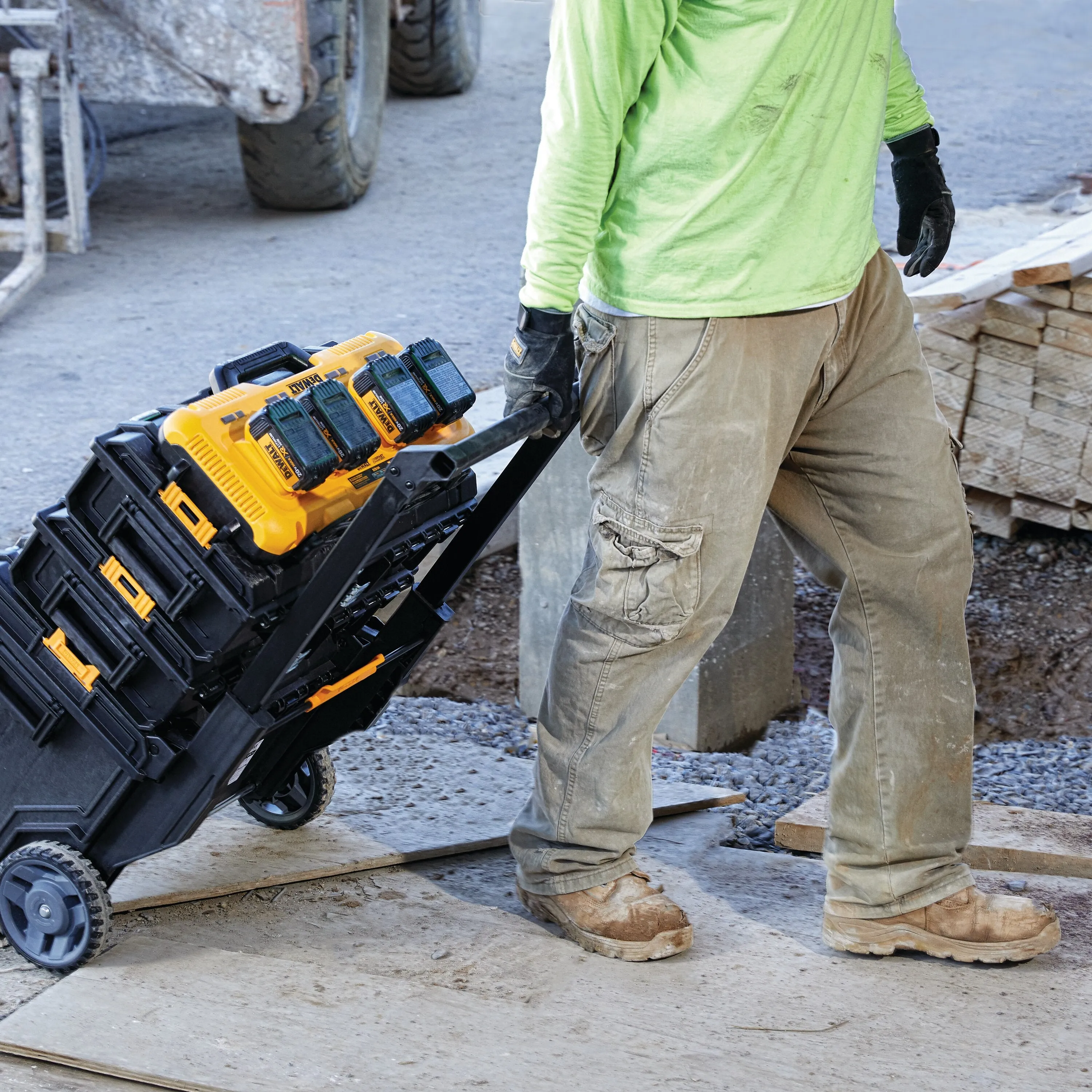 DeWalt DCB104 Multiport Simultaneous Battery Charger