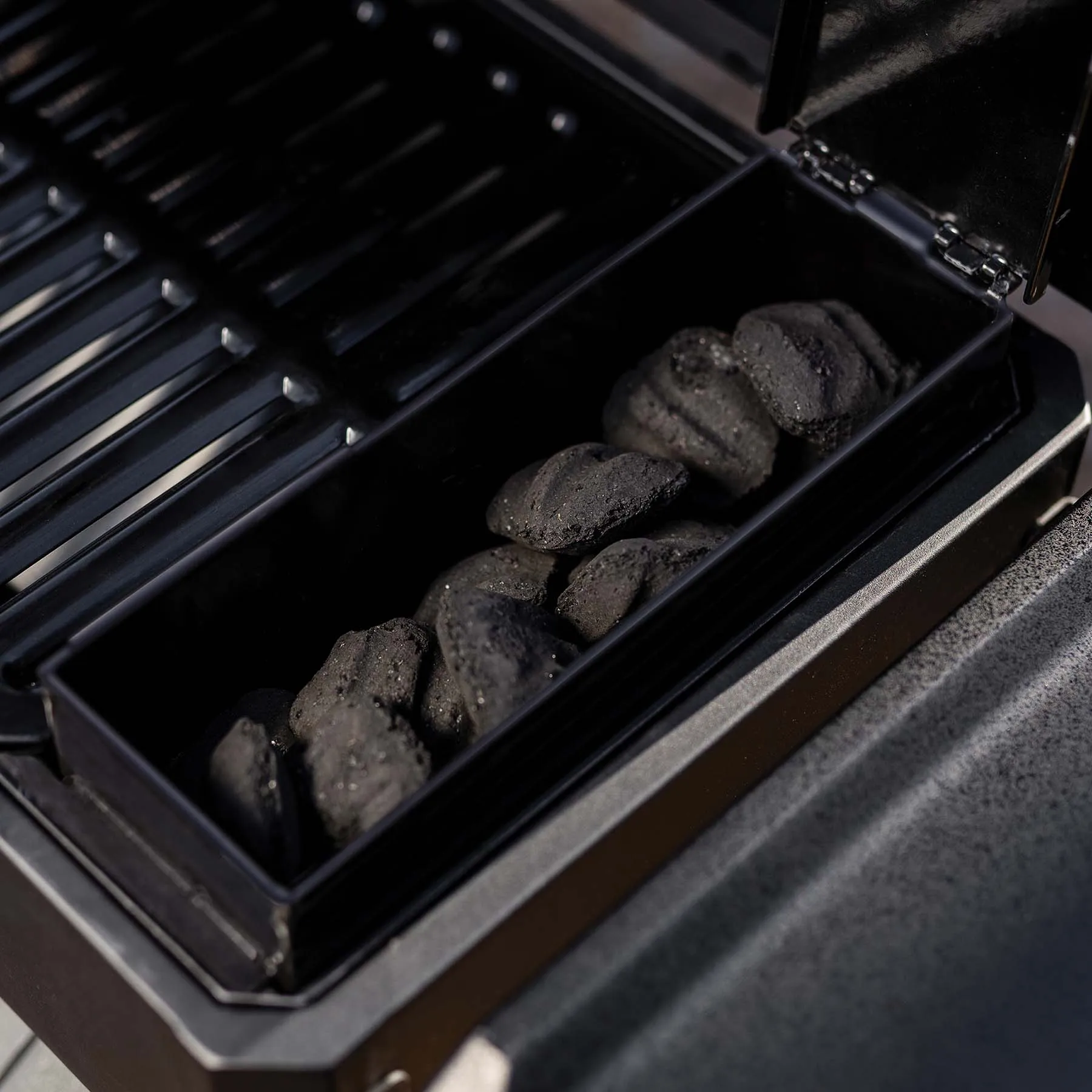 Masterbuilt Portable Charcoal Grill