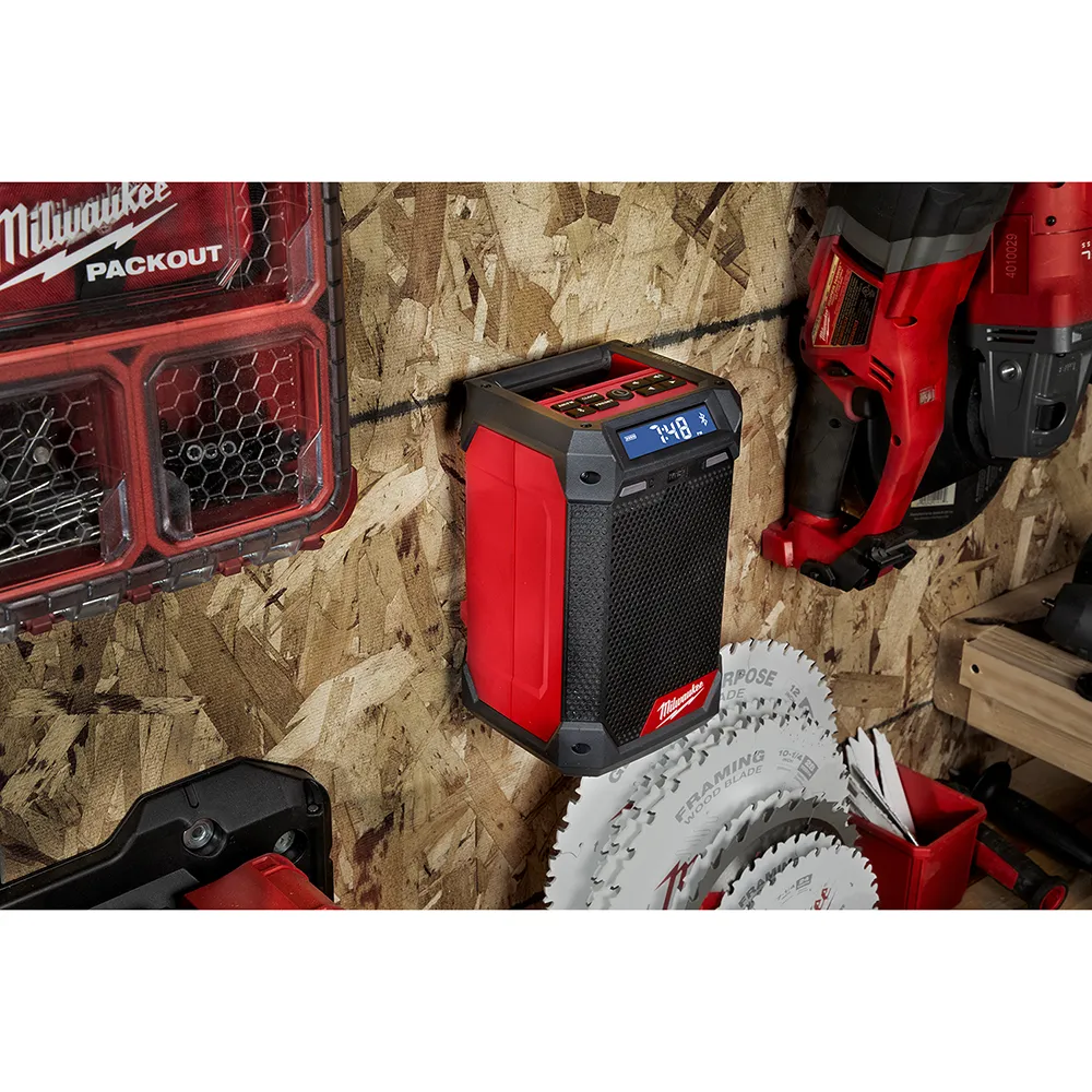 Milwaukee M12 12V Radio and Charger