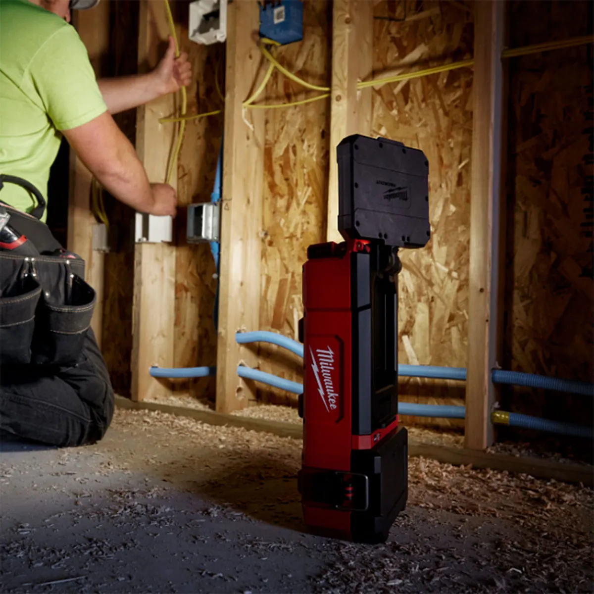 Milwaukee M12POAL-0 12V Packout Area Light 1400 Lumens with 1 x 2.0Ah Battery & Charger