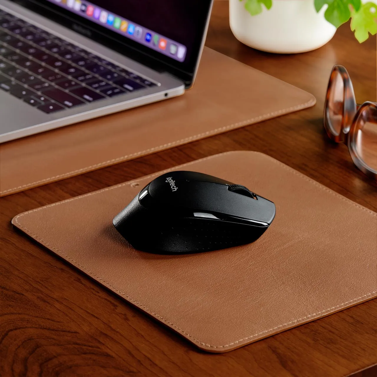 Rollaway Leather Mouse Pad