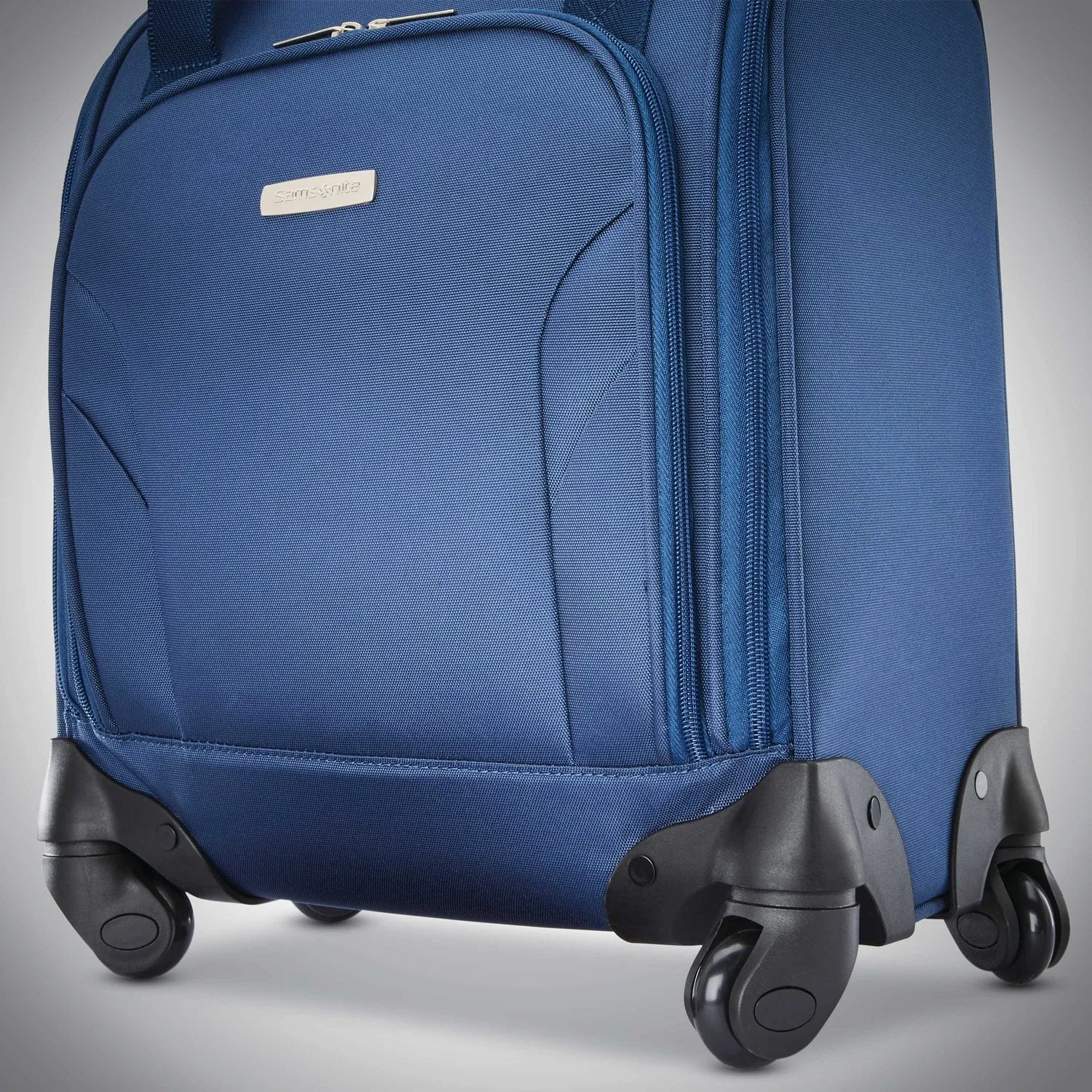 Samsonite Spinner Underseater with USB Port