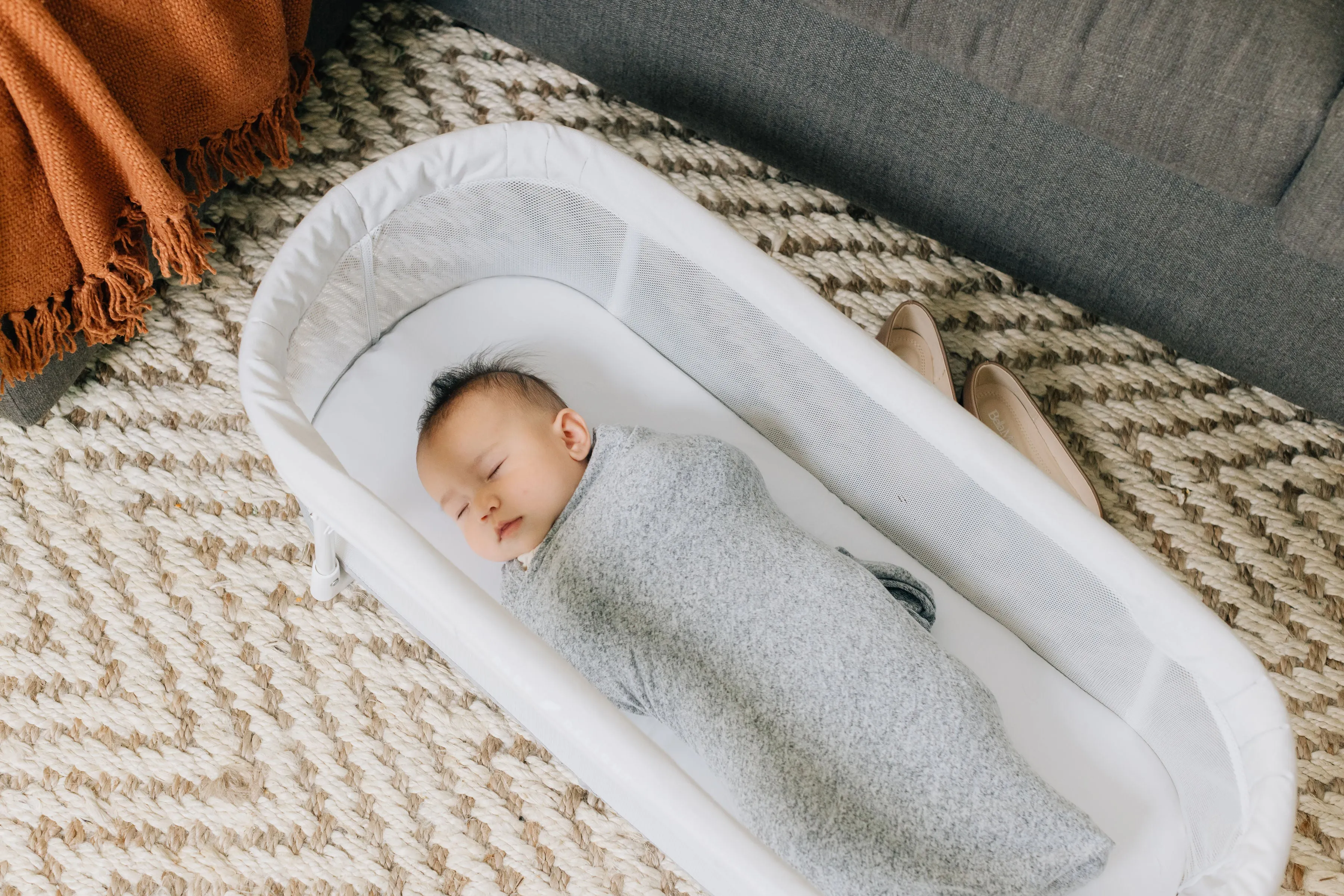 Snuggle Nest™ Portable Bassinet-Driftwood Grey