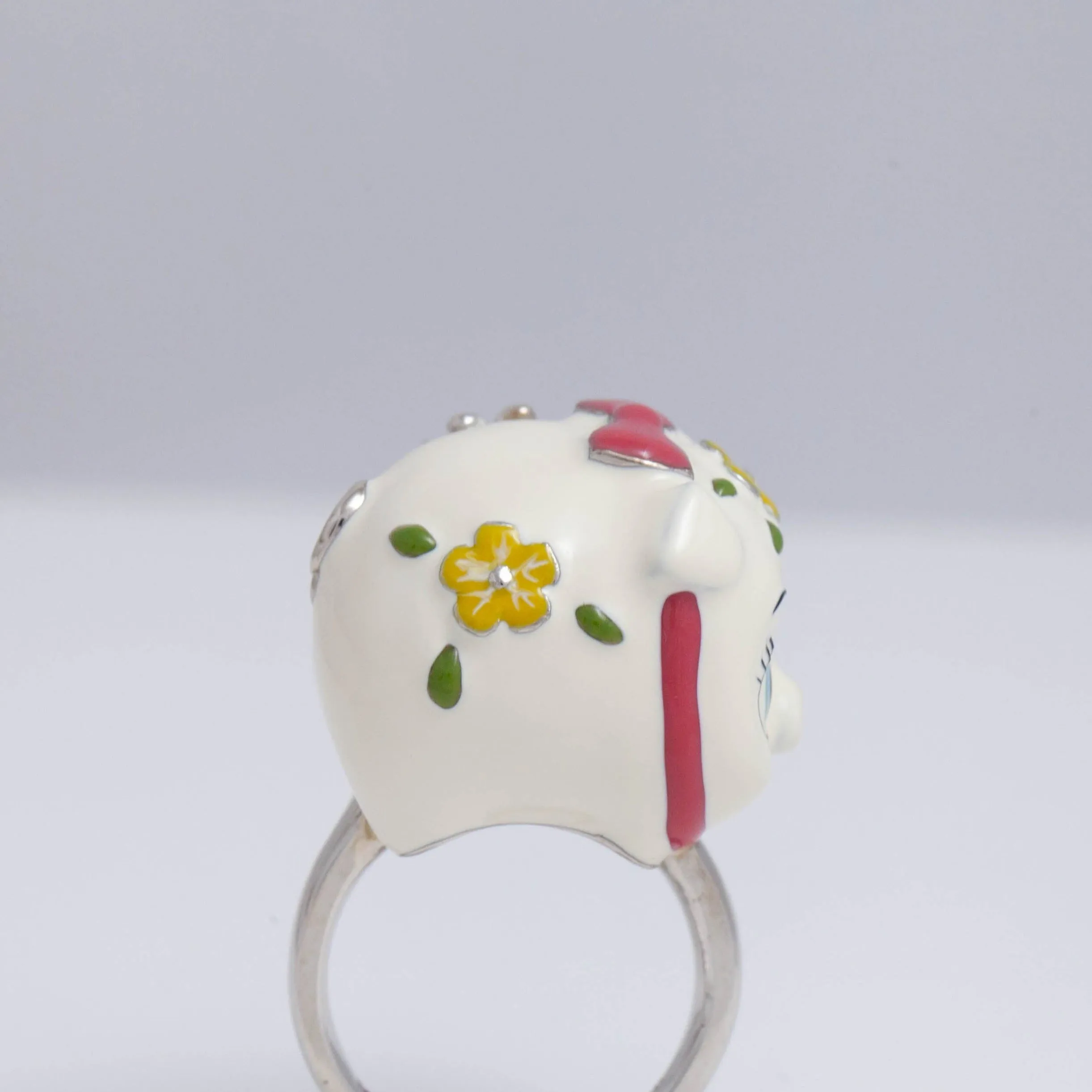 White piggy bank ring