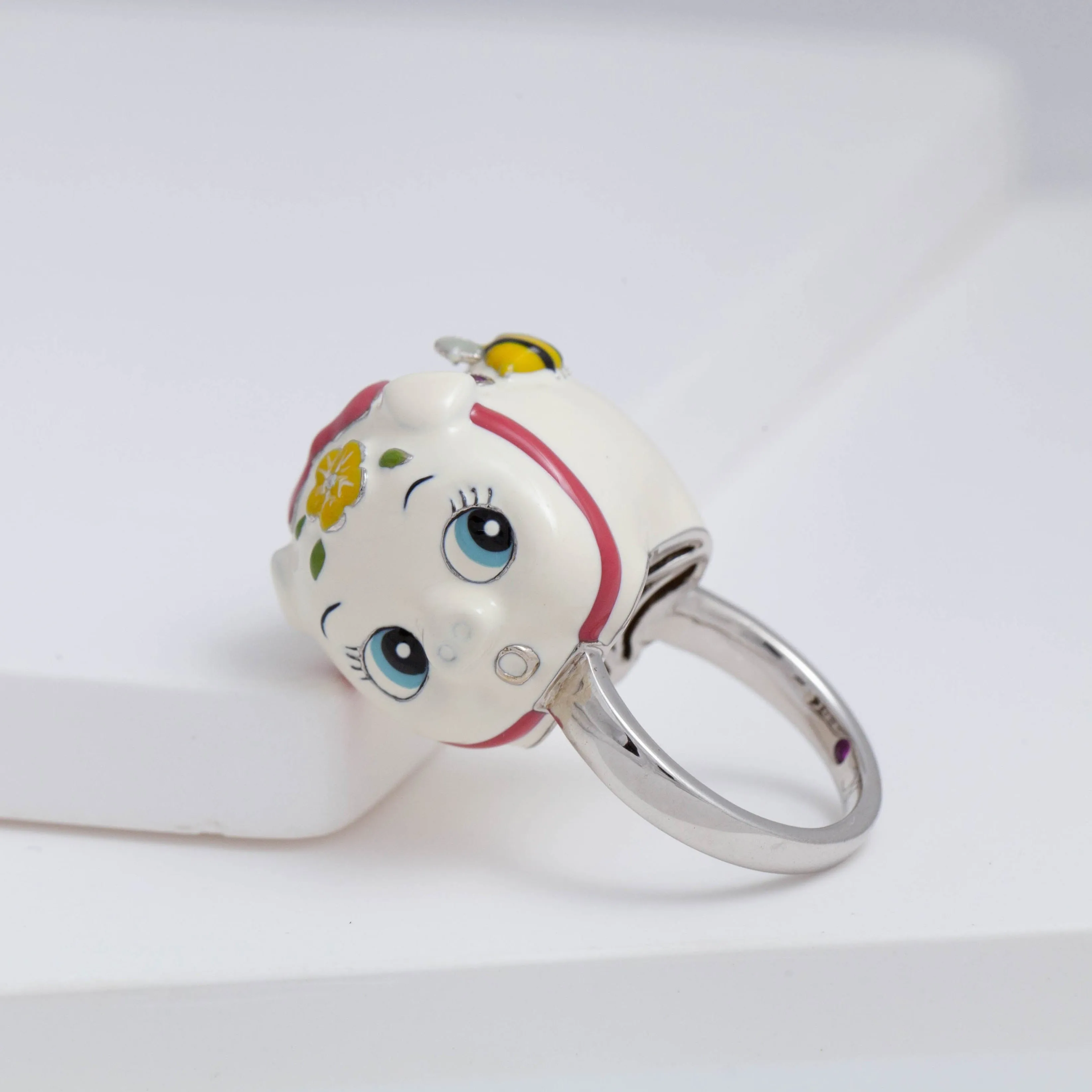 White piggy bank ring